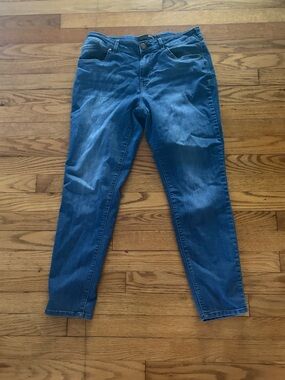 1822 Stretch Classic Women's Blue Denim Jeggings